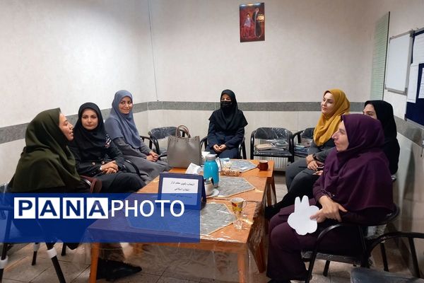جلسه توجیهی دستورالعمل انتخاب بانوی معلم تراز انقلاب اسلامی