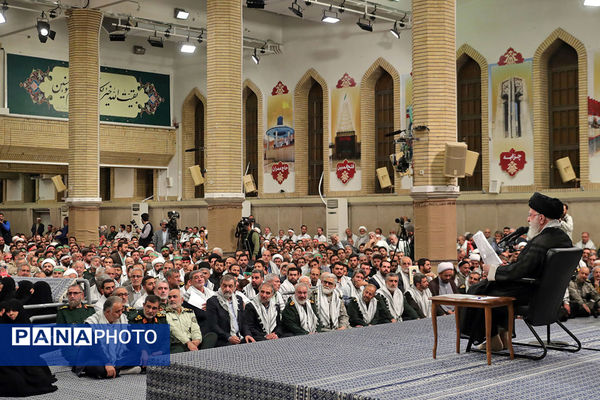 دیدار پیشکسوتان و فعالان دفاع مقدس و مقاومت با مقام معظم رهبری