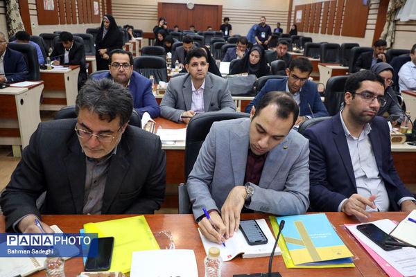 نشست تخصصی کشوری برنامه ملی آموزش مهارت های رقومی