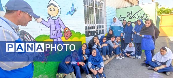 برگزاری مسابقات دارت در مدرسه شهید احمد خاقانی شیروان