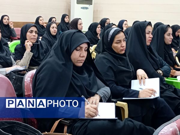 دوره ارزشیابی کیفی–توصیفی؛ گامی نو در مسیر توانمندسازی معلمان عنبرآباد