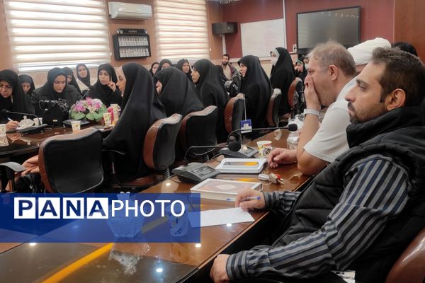 هم‌افزایی نیروهای پرورشی قطب پرند در نشست تخصصی رباط‌کریم