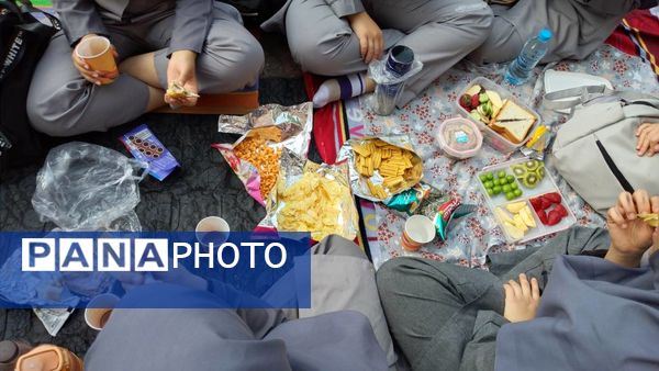 صبحانه سالم دانش‌آموزی در صبح اردیبهشتی
