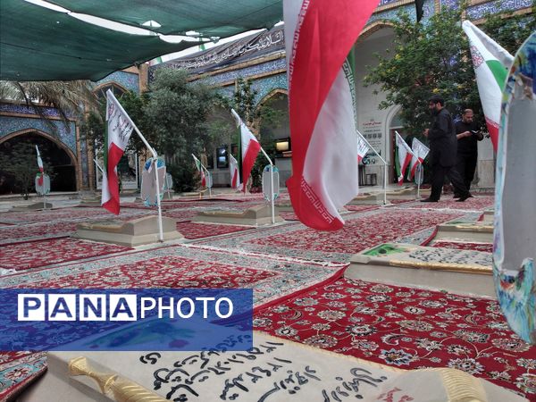 سفری در دل هشت‌ سال دفاع‌ مقدس