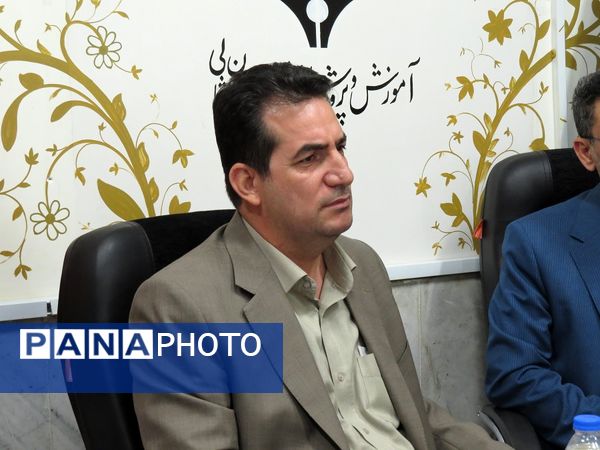 نشست معاون پیشگیری و تشخیص توانبخشی سازمان آموزش پرورش استثنایی کشور با مدیران مرکز  استان