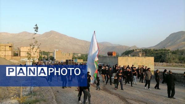 آیین زنجیر زنی و عزاداری روز تاسوعای حسینی
