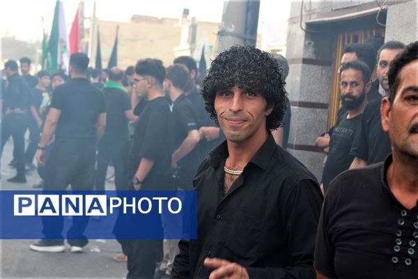 حضور پرشور کودکان قمی در دسته‌های عزاداری روز تاسوعا 