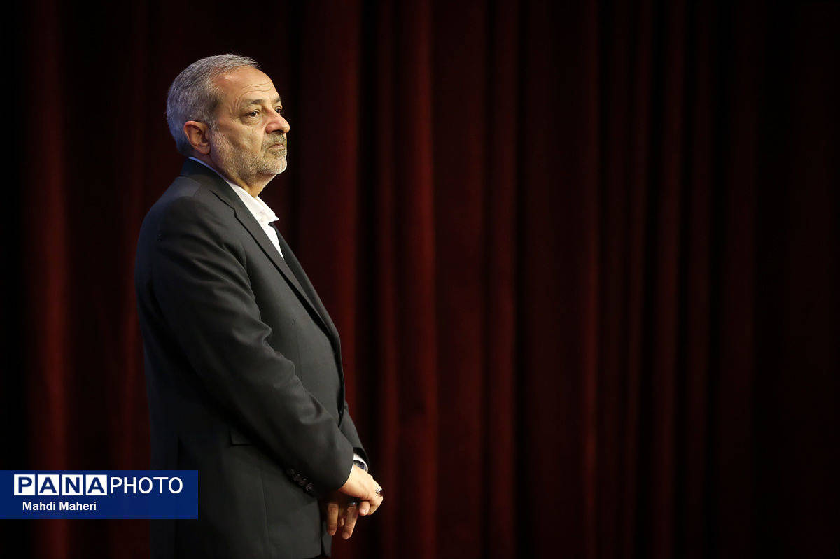 چهرههای ماندگار معلمی سرمایههای گرانبهای کشور هستند که باید بیشازپیش شناخته و معرفی شوند