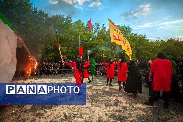 روضه مصور روز عاشورا همراه با مراسم خیمه‌سوزان در مشهد 
