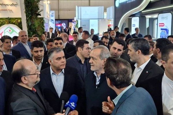 رئیس‌جمهور از بیست‌ونهمین نمایشگاه نفت بازدید کرد