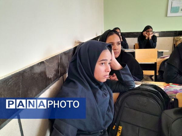 کارگاه اطلاع رسانی مسابقات قرآن ، عترت و نماز در دبیرستان مادرمهربان خلیل آباد