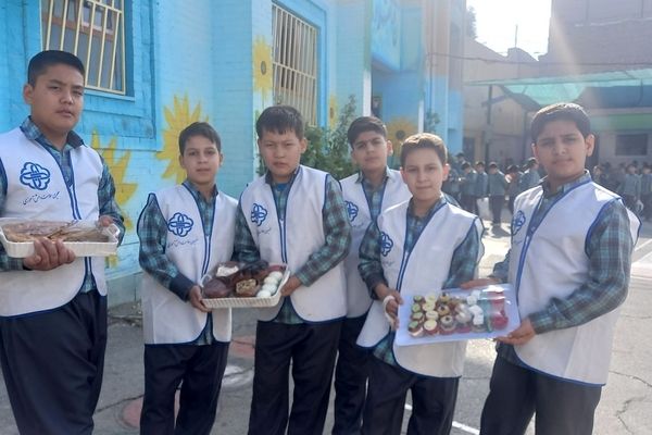 صبحی پرانرژی با صبحانه سالم در دبستان شیخ جنید (ره) پیشوا