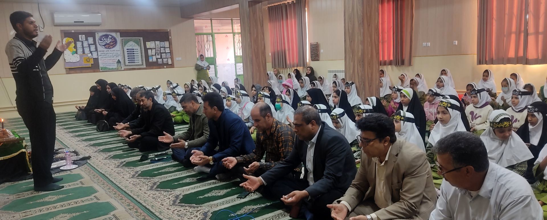 محفل انس با قرآن در دبستان شاهد دخترانه حضرت معصومه (س)