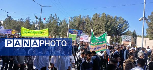 ۱۳ آبان؛ روزی که فریاد استقلال ملت ایران در تاریخ ماندگار شد