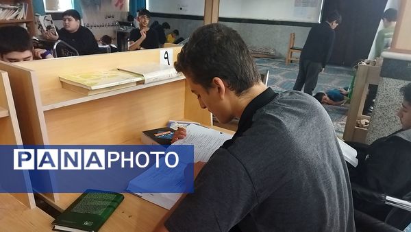  تفریح و مطالعه در دل اعتکاف