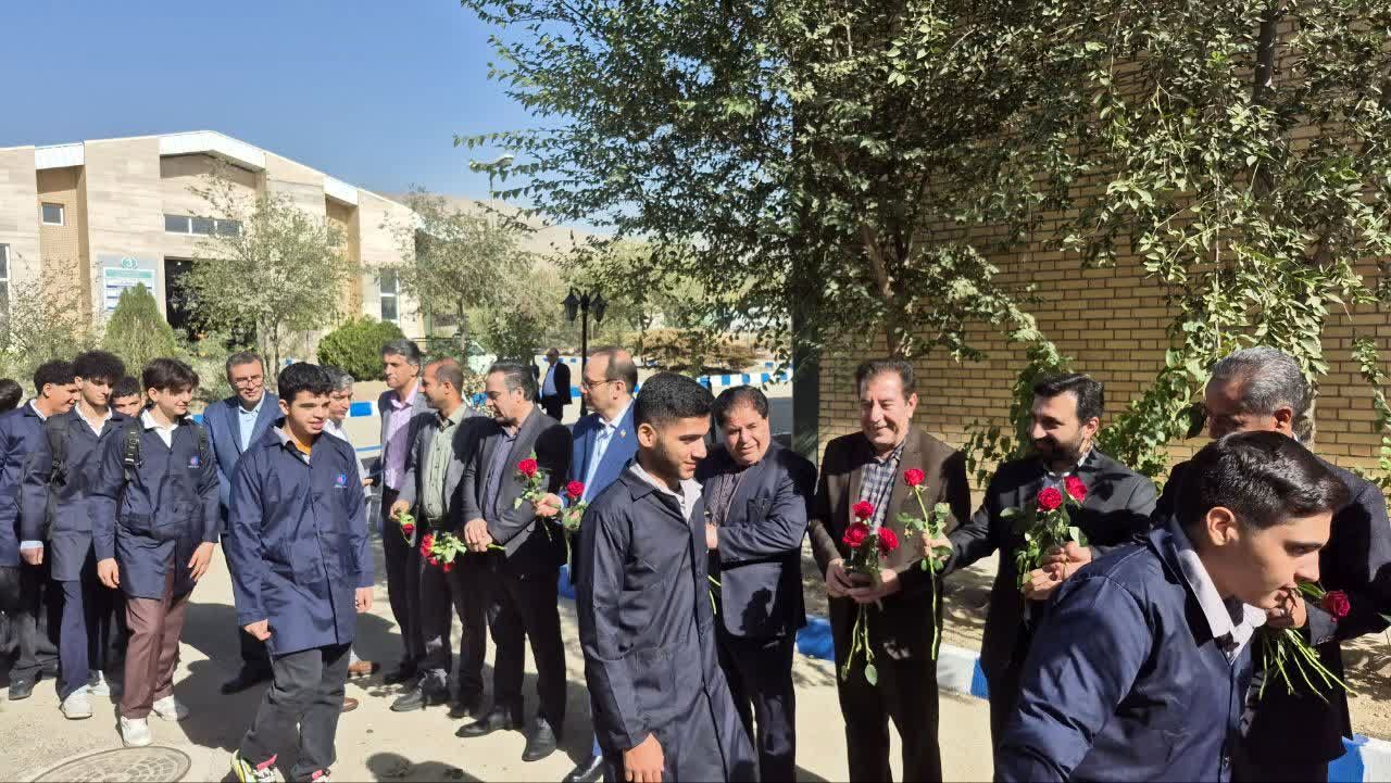 افتتاح هنرستان خودرویی شهید امیرعلی حاجی‌زاده و آغاز طرح همنوا در منطقه ۵ تهران