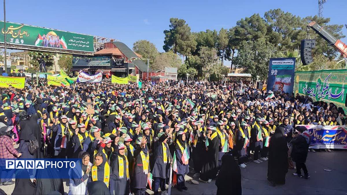 راهپیمایی یوم الله ۱۳ آبان در سمنان