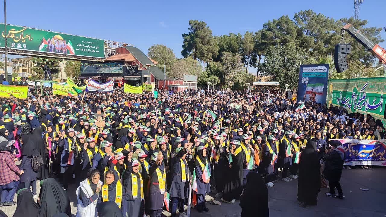 راهپیمایی یوم الله ۱۳ آبان در سمنان