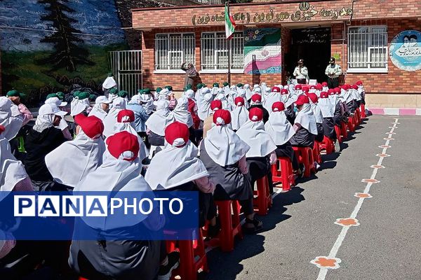 مراسم گرامیداشت هفته نیروی انتظامی در مدارس شهرستان فیروزکوه