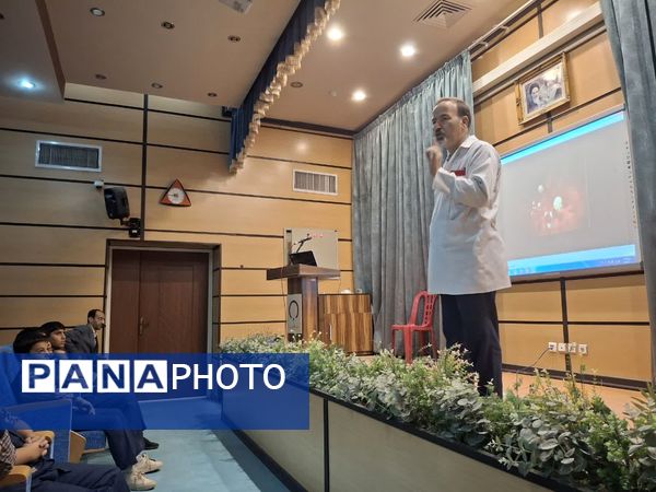 بازدید آموزشی دانشآموزان دبستان قاسمابنالحسن(ع) از مرکز انتقال خون یزد