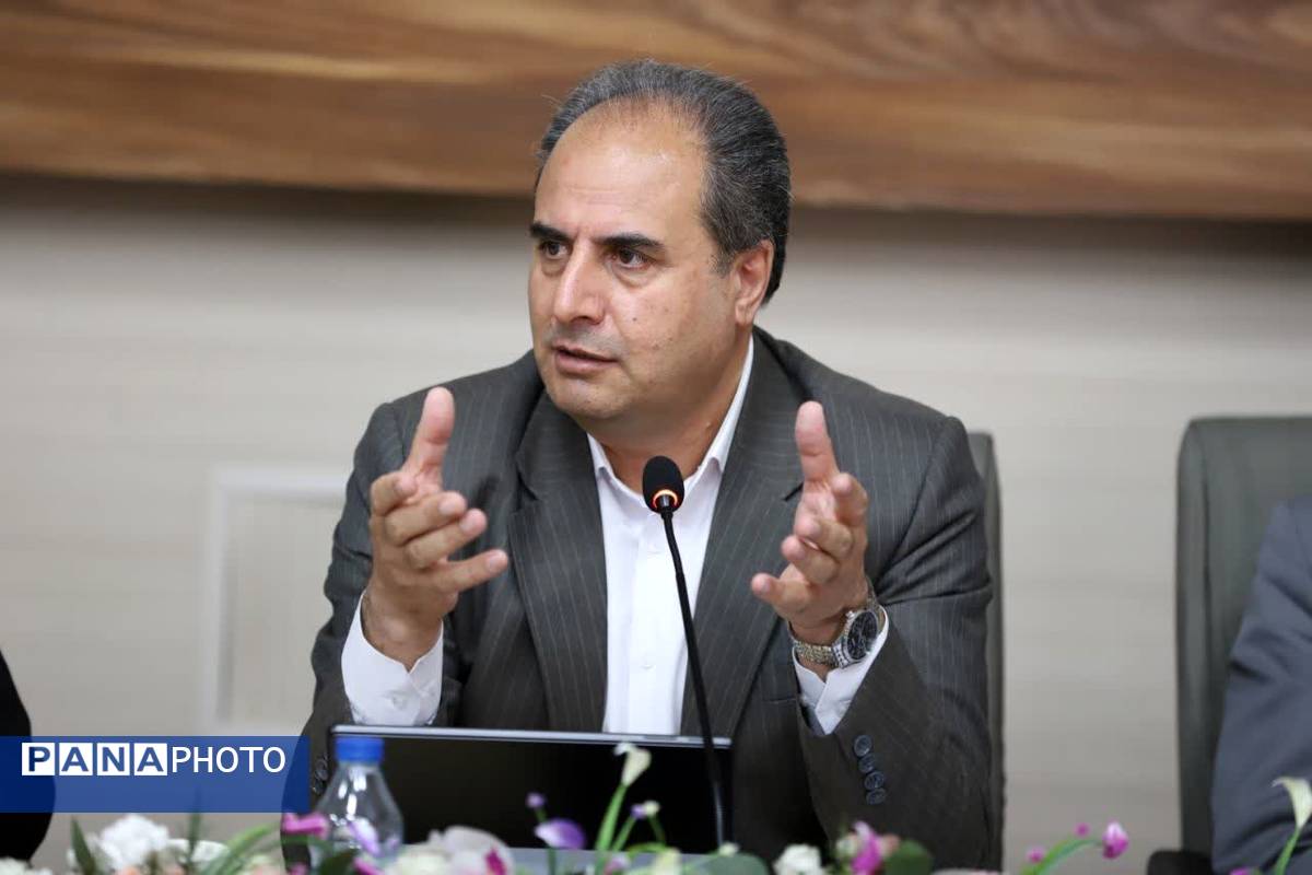 اجلاس مشترک مدیران و روسای نواحی و مناطق و شورای معاونان ادارهکل آموزش و پرورش آذربایجان شرقی