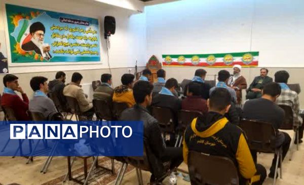 دیدار نمایندگان تشکل‌های دانش‌آموزی مدارس پسرانه مقطع متوسطه دوم کاشمر با امام جمعه