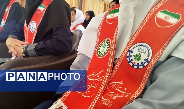 تجلیل از دانش‌آموز خبرنگاران پانا در لردگان