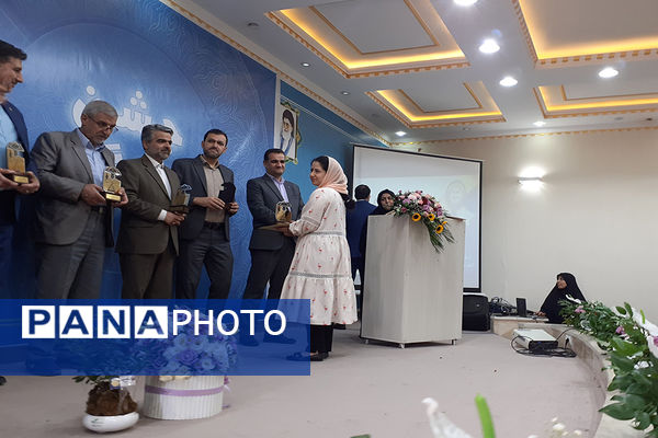 مراسم تجلیل از پذیرفته شدگان کنکور سراسری ۱۴۰۳ آموزشگاه نمونه دولتی سمیه شهرستان پیشوا