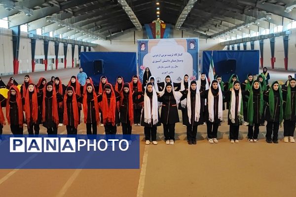 مراسم تجلیل از مربیان سازمان دانش آموزی ملارد 