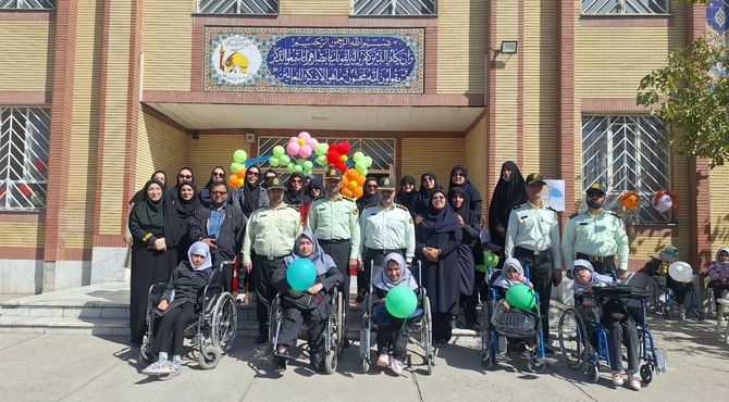 گرامیداشت هفته نیروی انتظامی در دبستان استثنایی ام الائمه