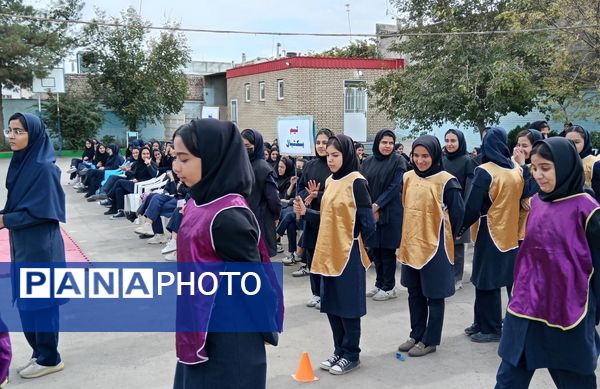 المپیاد‌ ورزشی درون مدرسه ای در دبیرستان فاطمیه