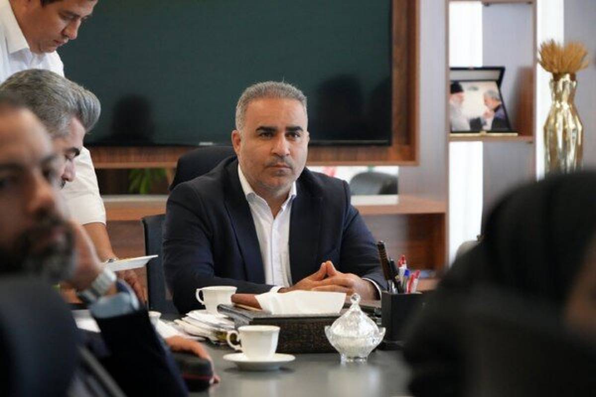 تهرانی‌ها نگران کمبود انار و آجیل شب یلدا نباشند