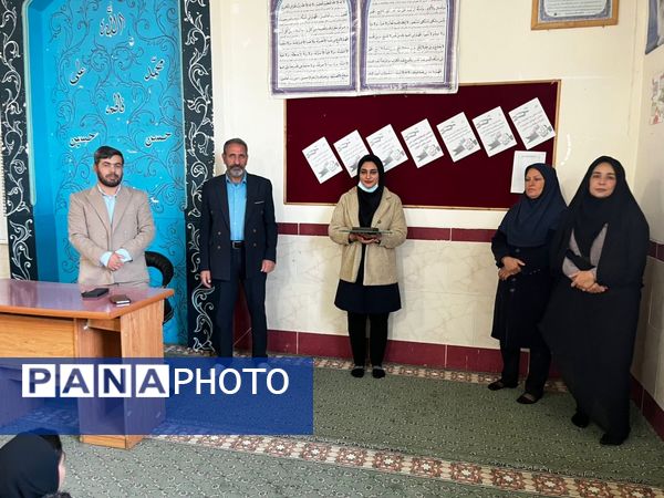 تجلیل از برگزیدگان مسابقات قرآنی 