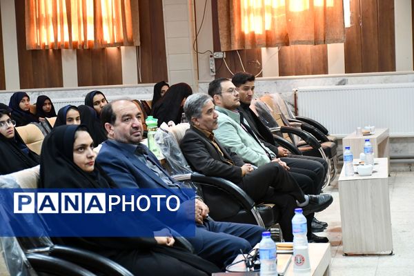 کارگاه هوش مصنوعی ویژه دانش‌آموزان دختر مقطع متوسطه اول شهرستان مه‌ولات