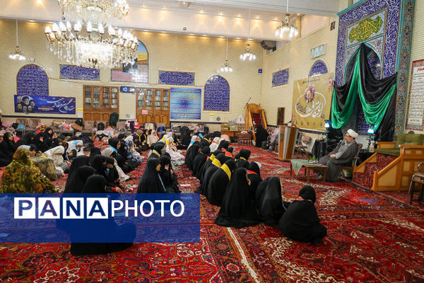 هم‌نشینی معنویت و تعلیم در مسجد