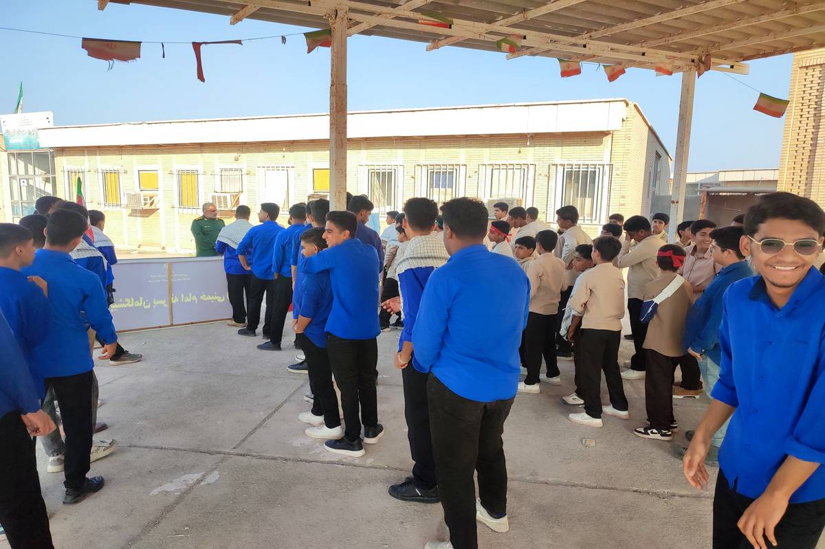 برگزاری ویژهبرنامه مدارس با حضور فرمانده ناحیه در بوموسی