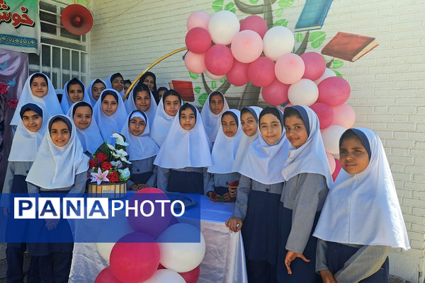 شور و نشاط دانش‌آموزان در روز بازگشایی مدارس شهر سورمق 