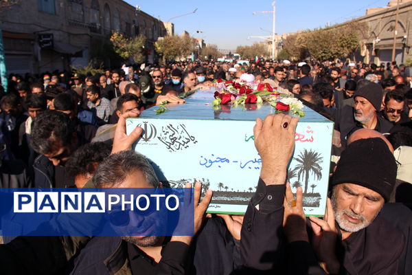 مراسم وداع با ۷ پیکر شهید گمنام هشت سال دفاع مقدس