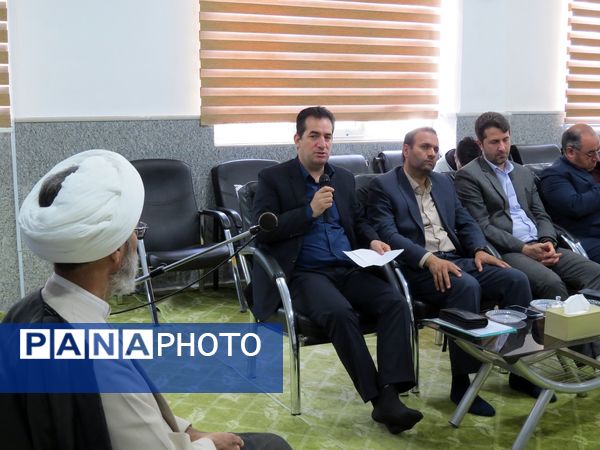 دیدار مدیرکل آموزش و پرورش و جمعی از همکاران با نماینده‌ ولی فقیه در استان خراسان شمالی