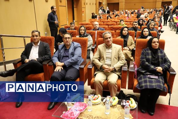 آیین گرامیداشت روز جهانی معلولان در آموزش و پرورش آذربایجان شرقی