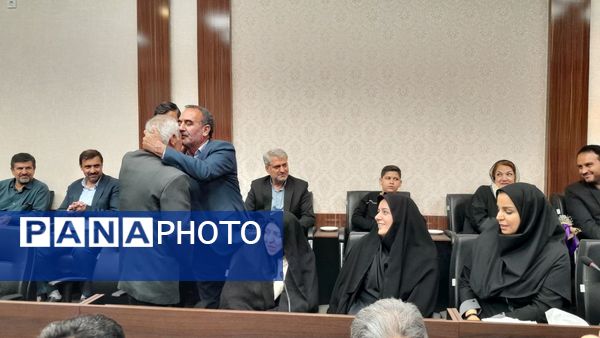 نشست ویژه شورای اداری شهرستان تربت حیدریه به مناسبت هفته معلم 