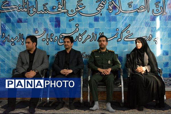 هم‌نوایی دانش‌آموزان مدرسه شهدای علم و فناوری در سوگ حضرت زهرا(س)