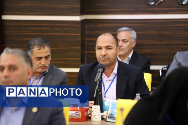 نشست مشترک کمیسیون آموزش، تحقیقات و فناوری مجلس با وزیر آموزش و پرورش 