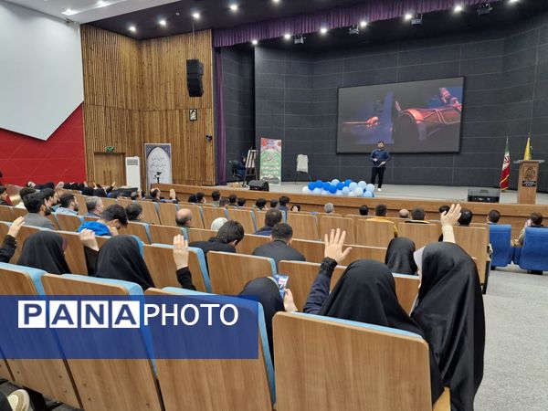 اجتماع بزرگ دانشآموزان بسیجی در هفته بسیج