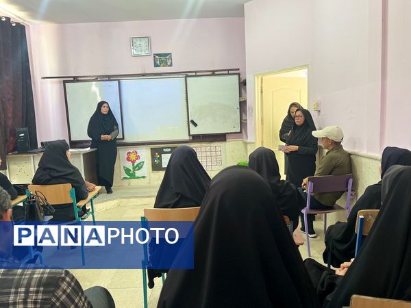 برگزاری روز اول کارگاه توانا با حضور جمعی از معلمان در سملقان
