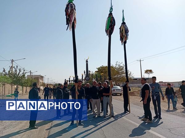مراسم سینه زنی و علم گردانی در خلیل آباد
