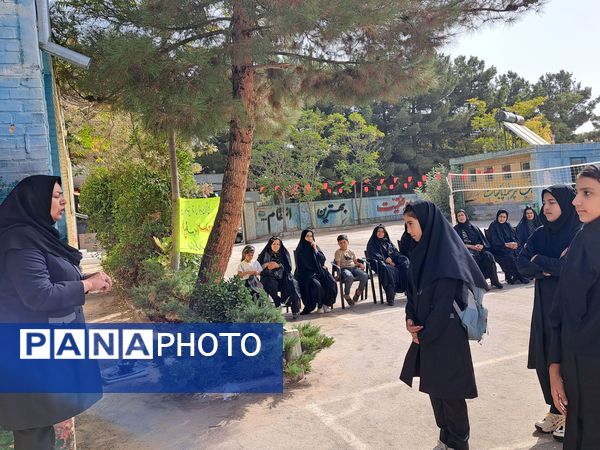 برگزاری جشن جوانه‌ها در آموزشگاه تکتم باخرز