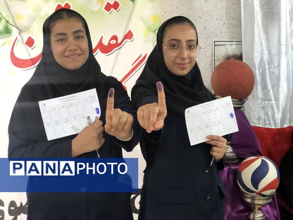 انتخابات و عضو‌گیری انجمن‌های ورزشی در دبیرستان حاج محمود رضوی 