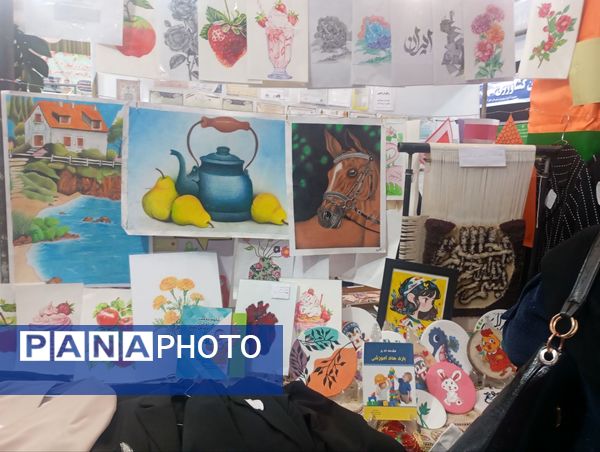 بازدید دانش آموزان هنرستان شهیدشهیدی از نمایشگاه پژوهش و فناوری در خلیل آباد 