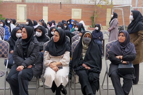 مراسم هفته پژوهش در دبیرستان بانو عفت آهنگری شهرری